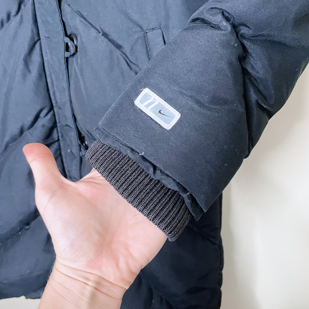 nike black small swoosh long hooded puffer jacket - size xs