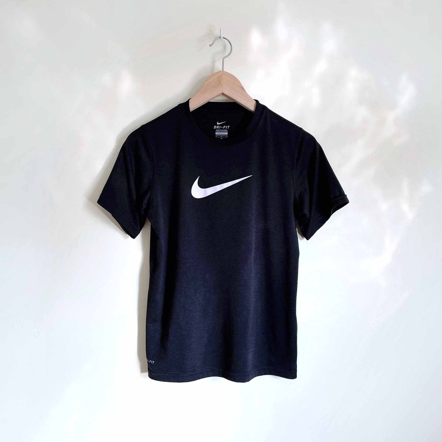 Nike swoosh dri-fit training tee - size Medium