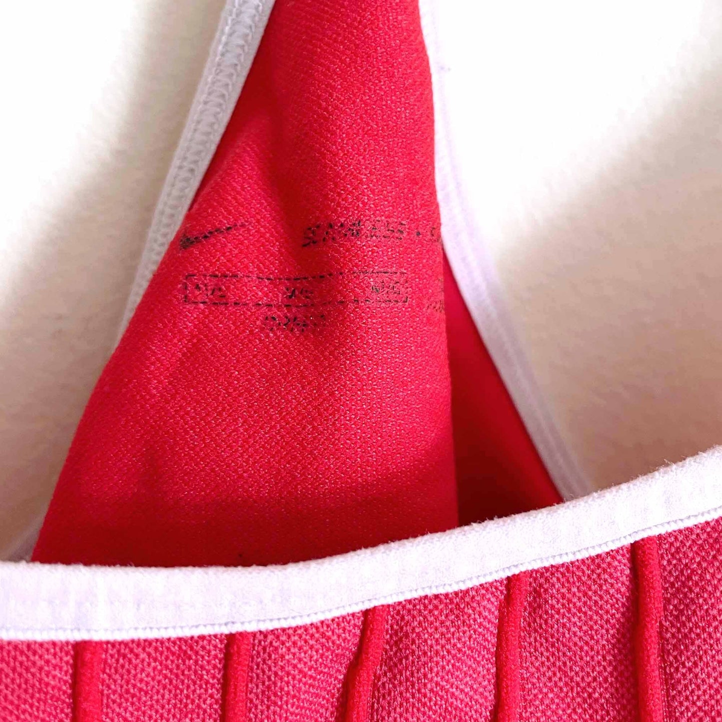 Nike seamless shelf bra tank - size Large