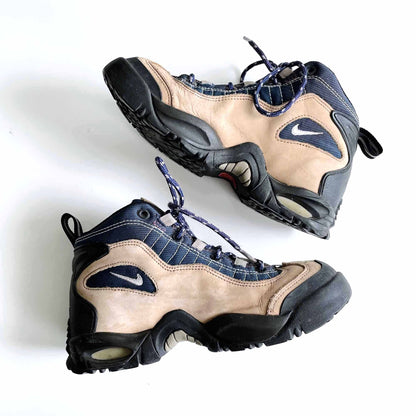 vintage nike acg 1998 leather hiking boots - size 8.5 W