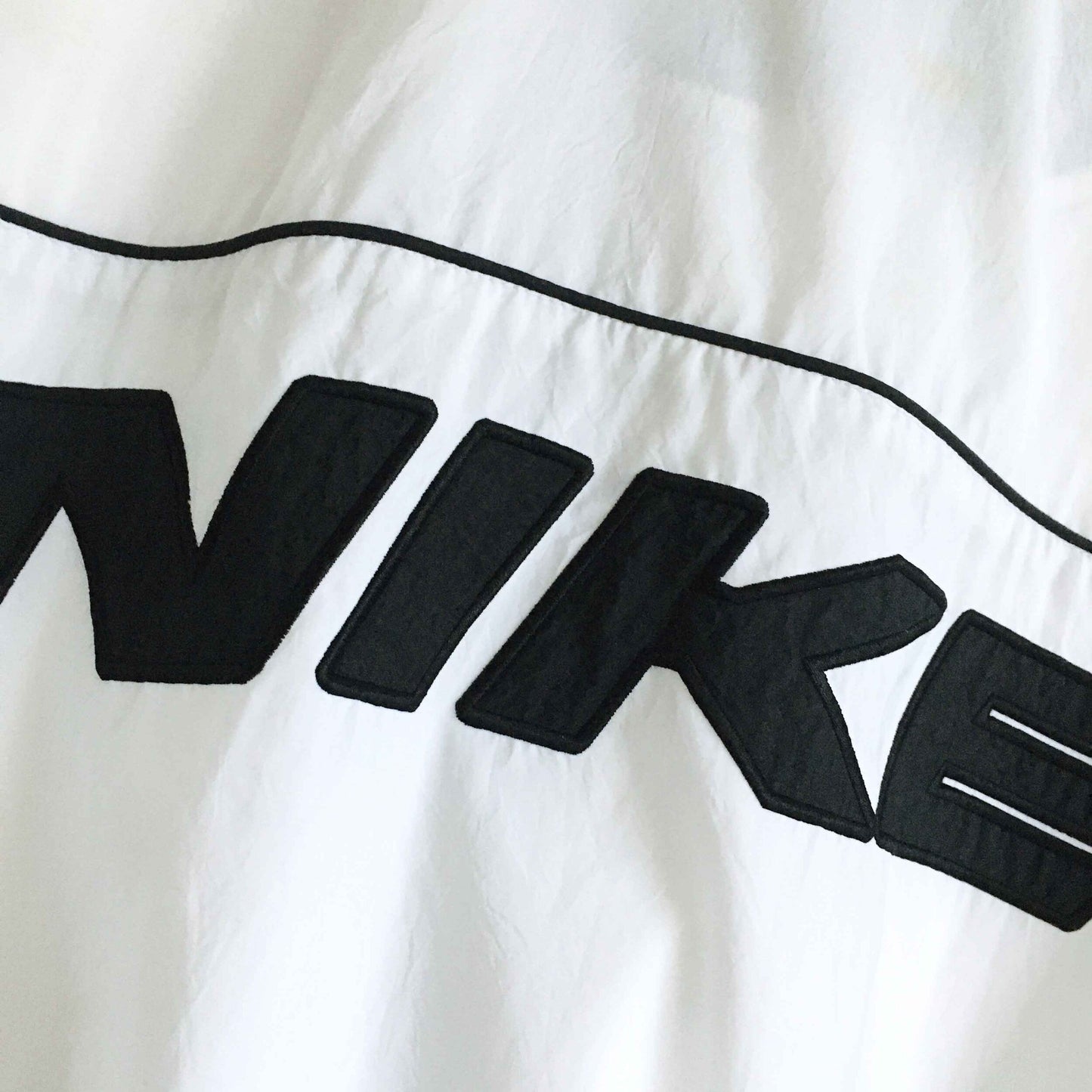 Vintage Nike Windbreaker with zip-off sleeves - size Medium