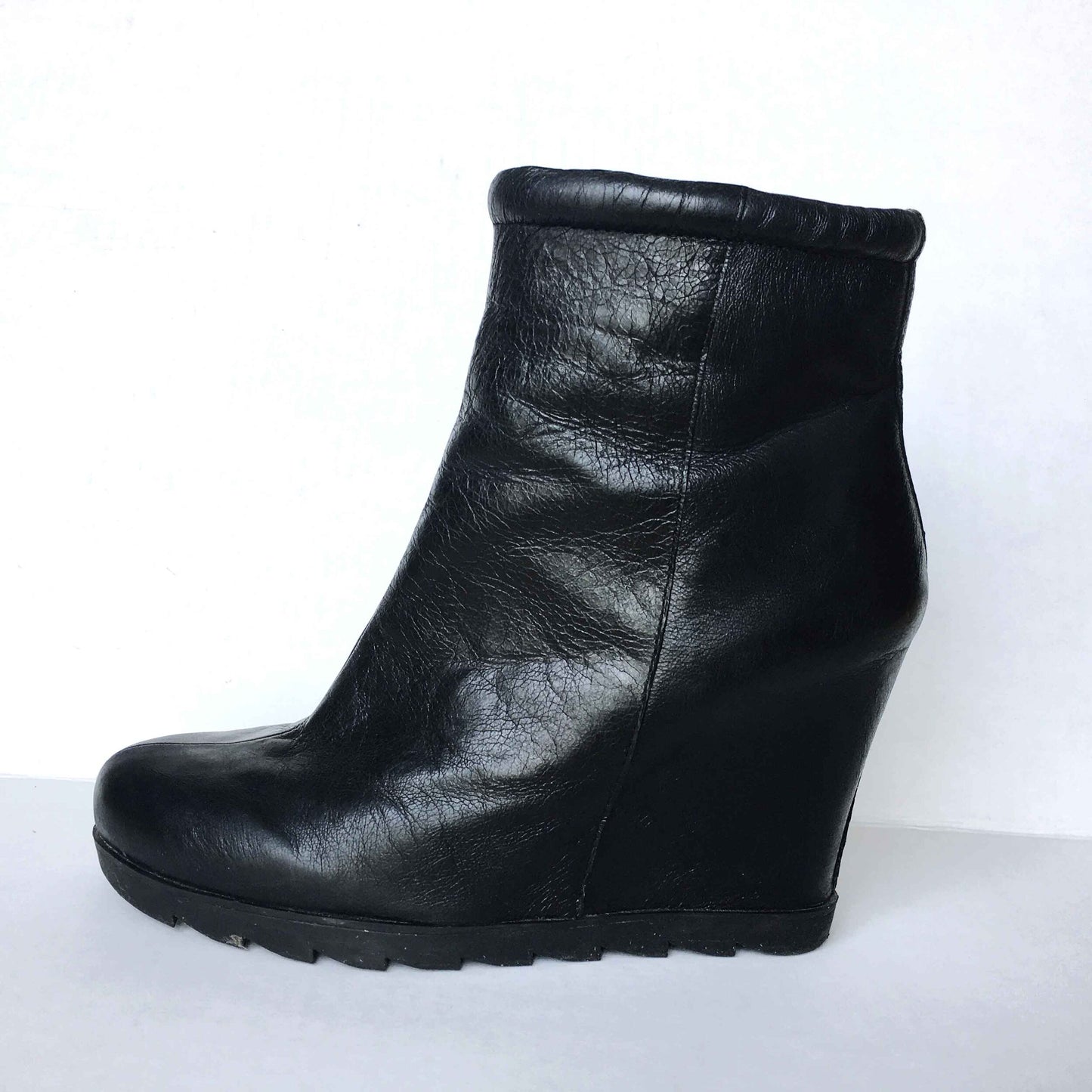 Nine West Pink top leather wedge bootie - size 8.5