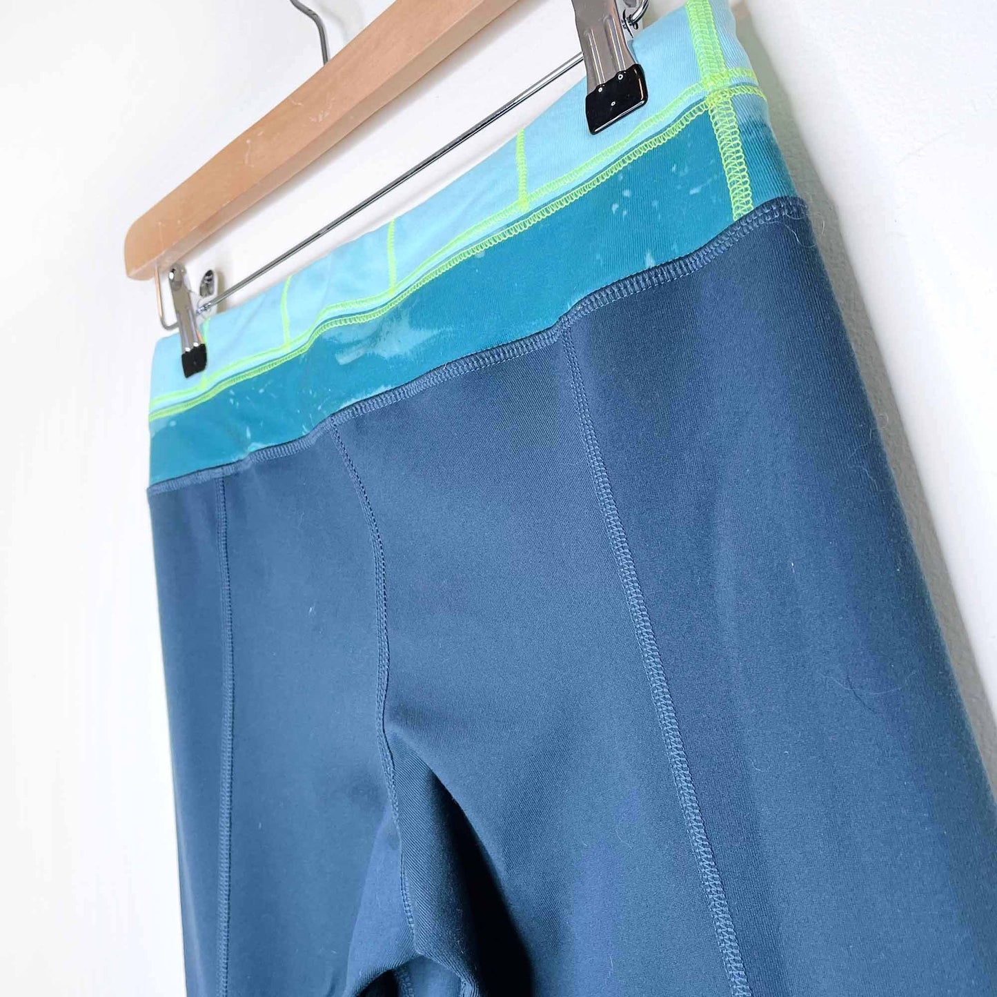 the north face low rise flare leg yoga pant - size small