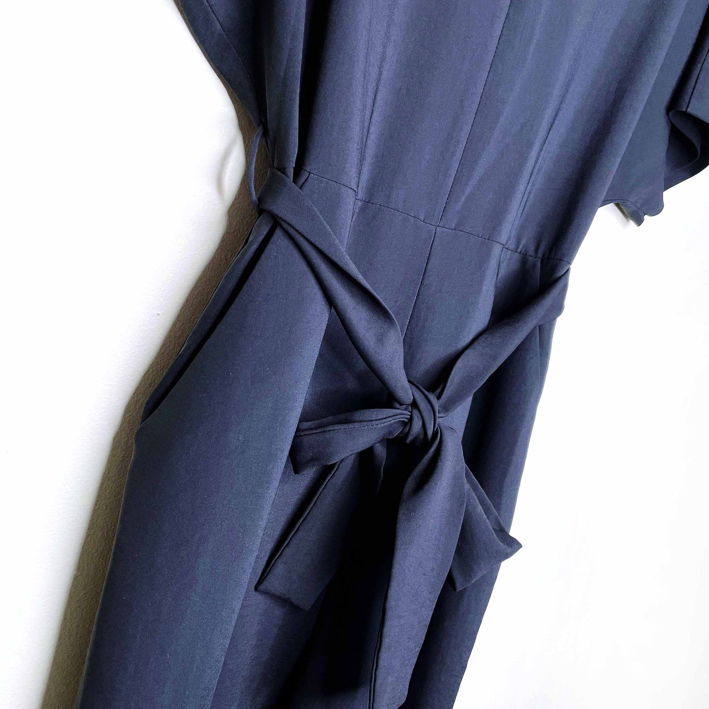 oak + fort v-neck tie waist wide leg evening flowy jumpsuit - size small