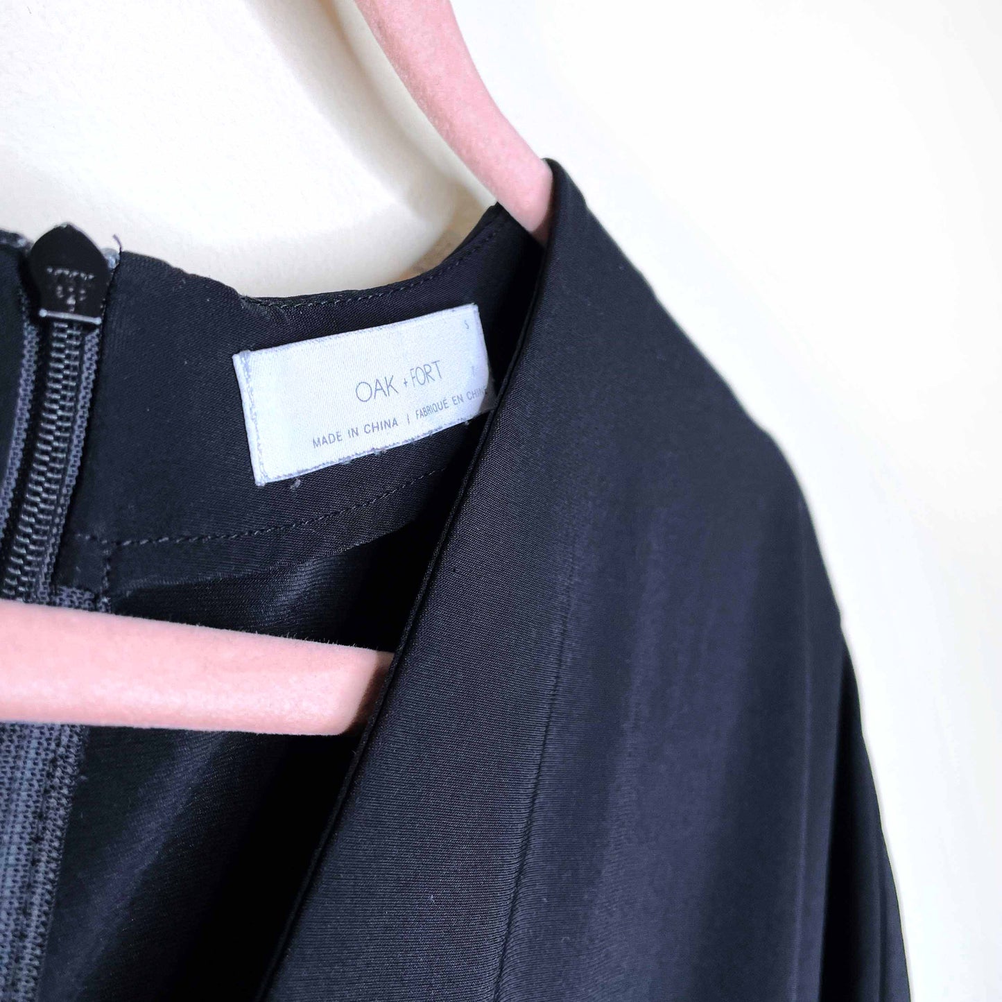 oak + fort v-neck tie waist wide leg evening flowy jumpsuit - size small