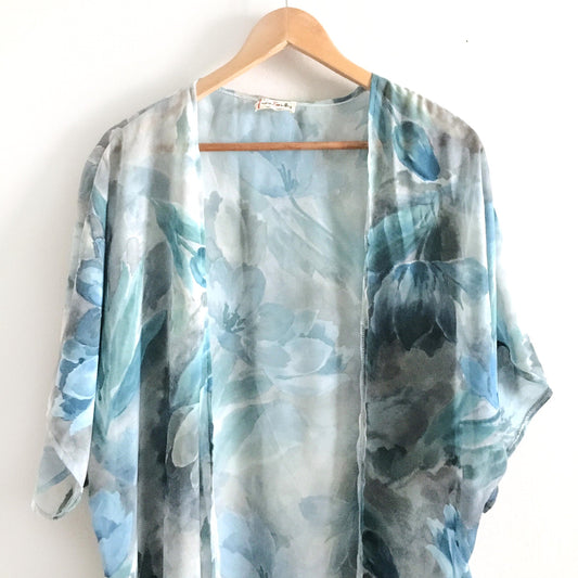 UO One &amp; Only Chiffon Robe Kimono - OS
