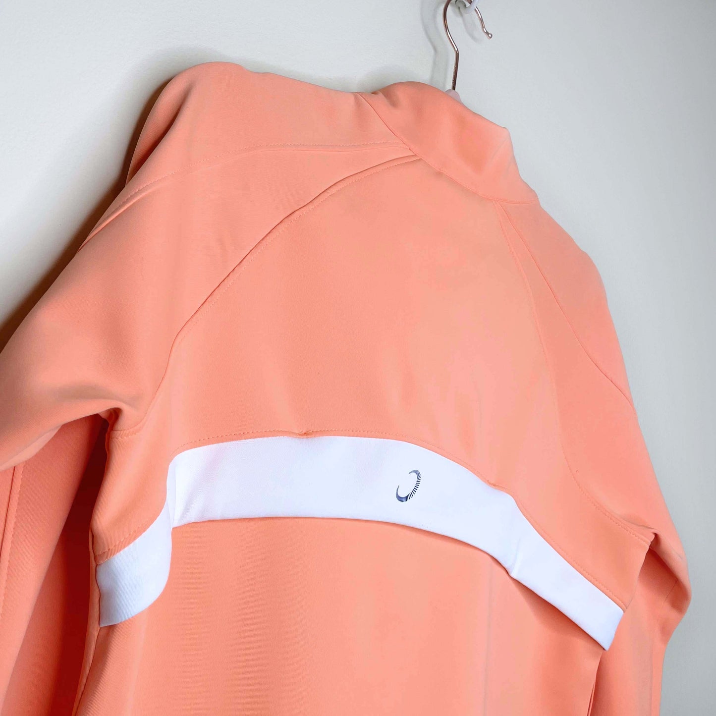 zero restriction 1/4 zip water repellant long sleeve - size medium