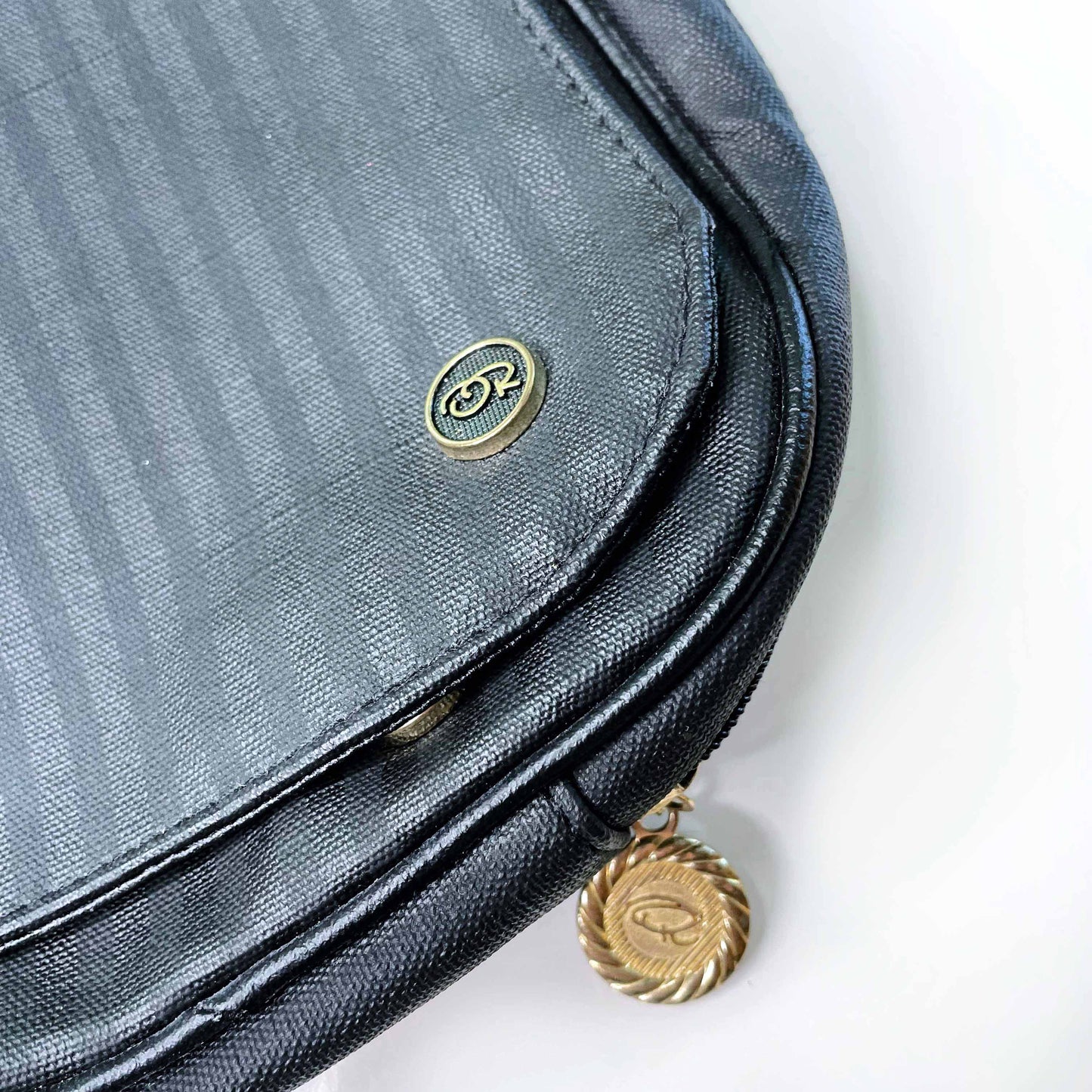 oscar de la renta travel toiletries bag