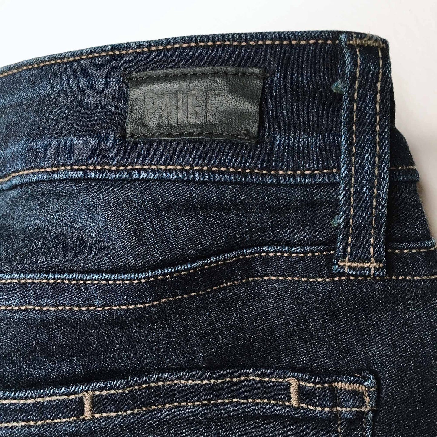 PAIGE mid-rise super skinny 35" length - size 30