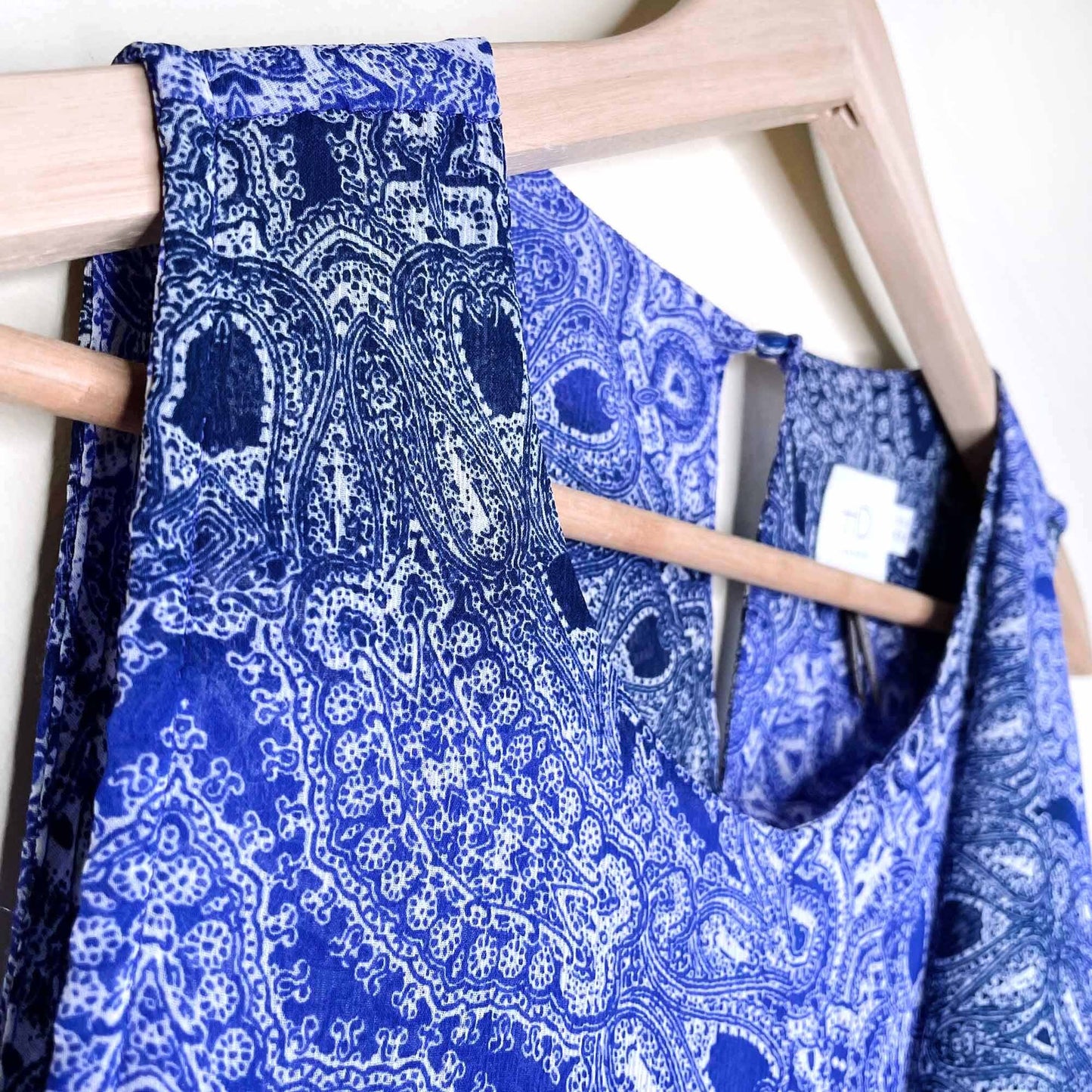 hd in paris sun garden paisley sleeveless top - size 10