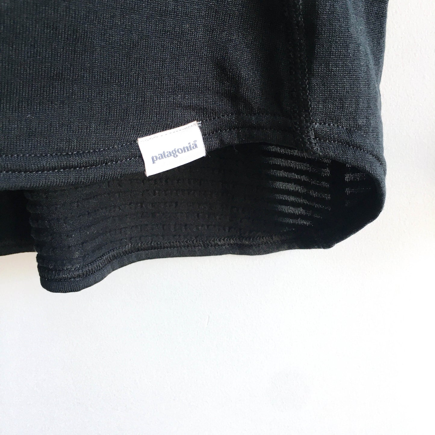 Patagonia Capilene Mid-weight Zip-neck - size xs