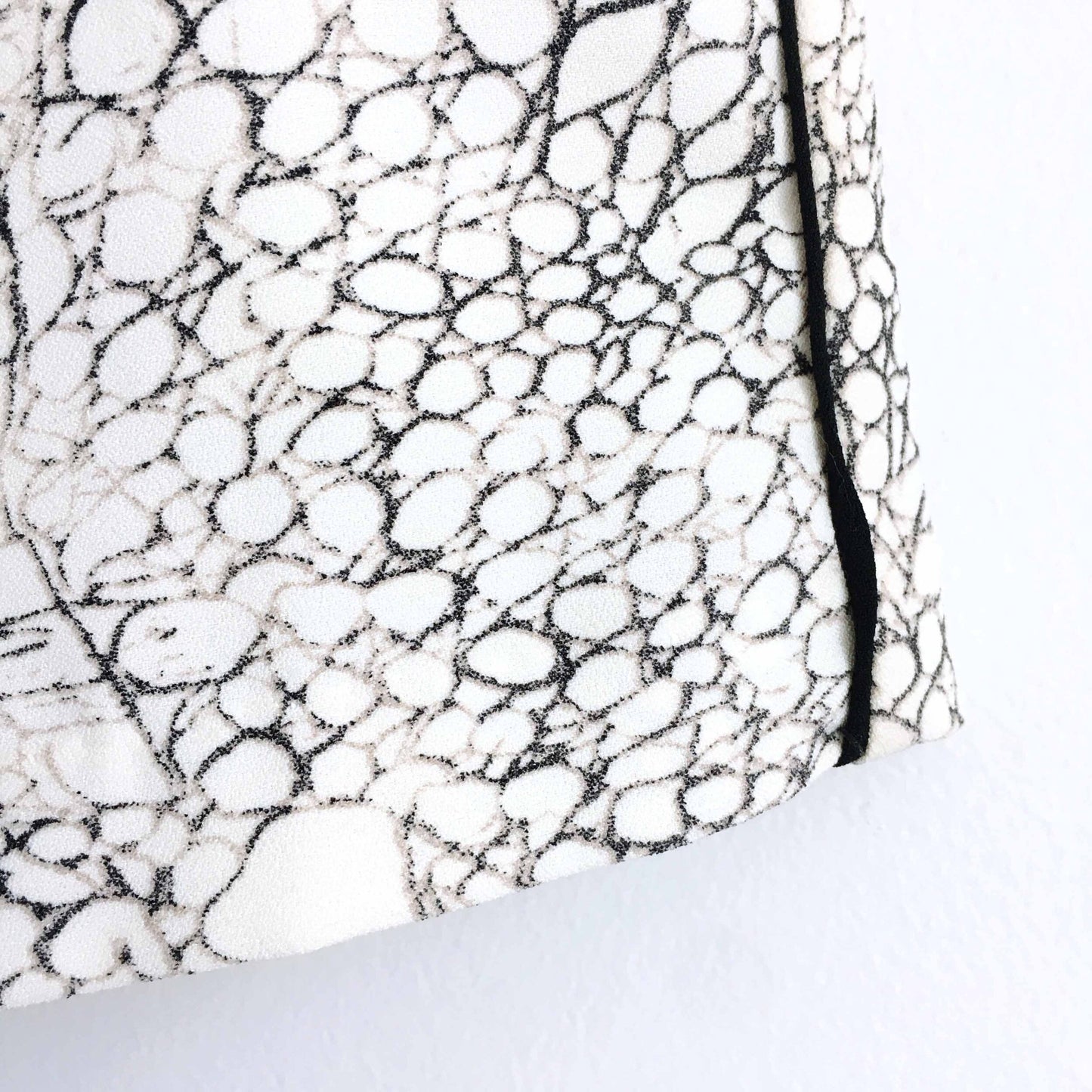 Philosophy snakeskin print high rise shorts - size 4