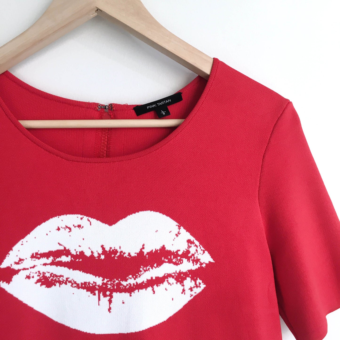 Pink Tartan big lips short sleeve knit - size Large