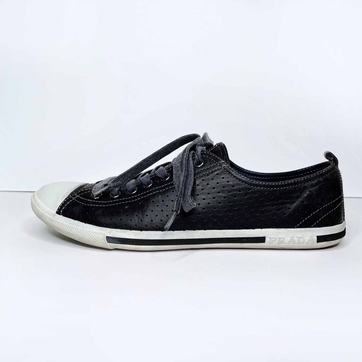 prada men's blue leather low profile sneaker - size 8