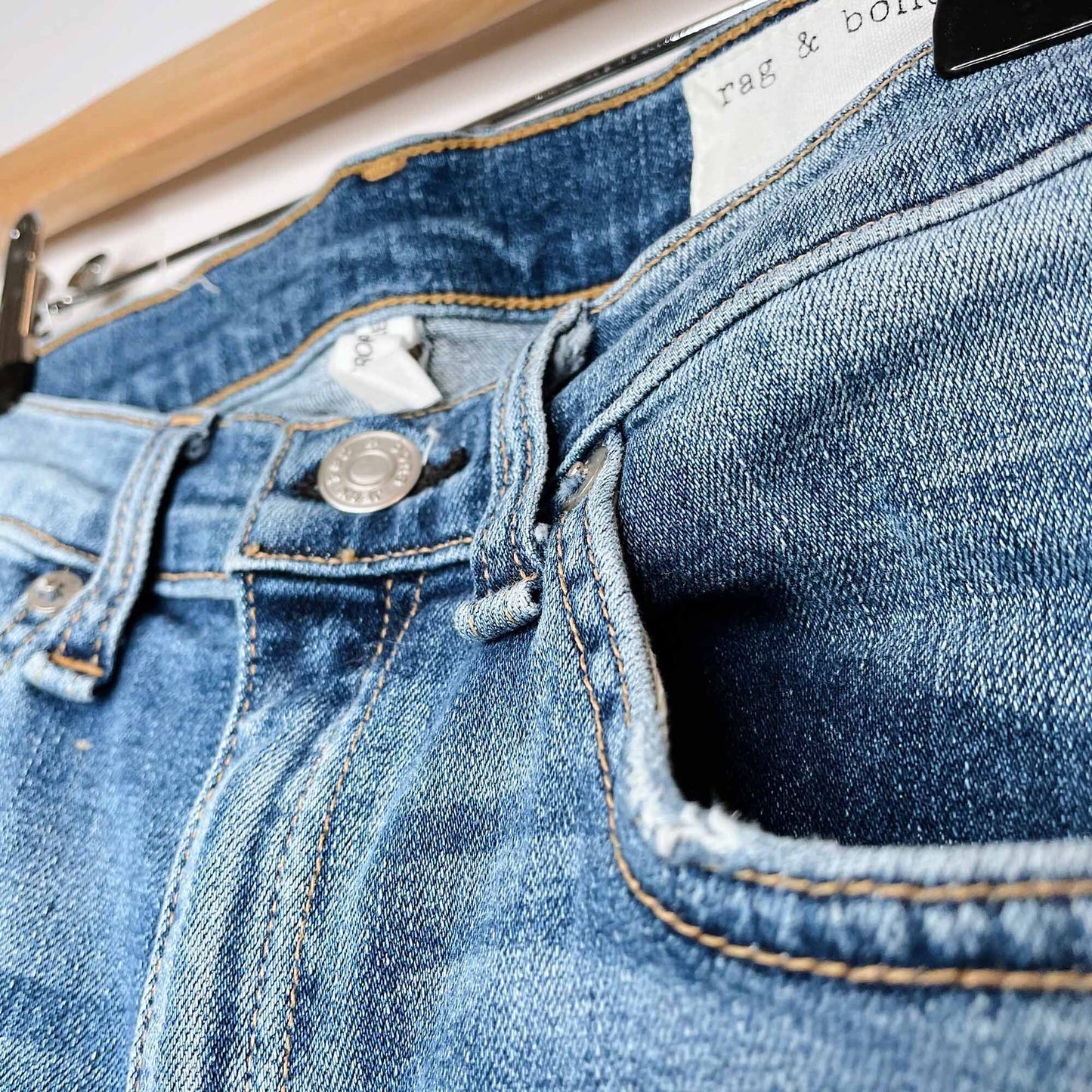 Rag &amp; Bone 10 inch crop flare painted - size 27