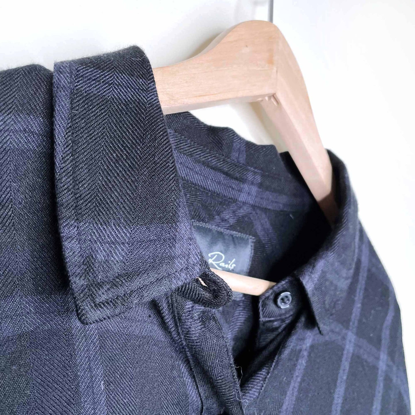 rails hunter plaid buttondown in charcoal / shadow - size medium