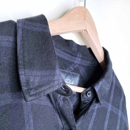 rails hunter plaid buttondown in charcoal / shadow - size medium