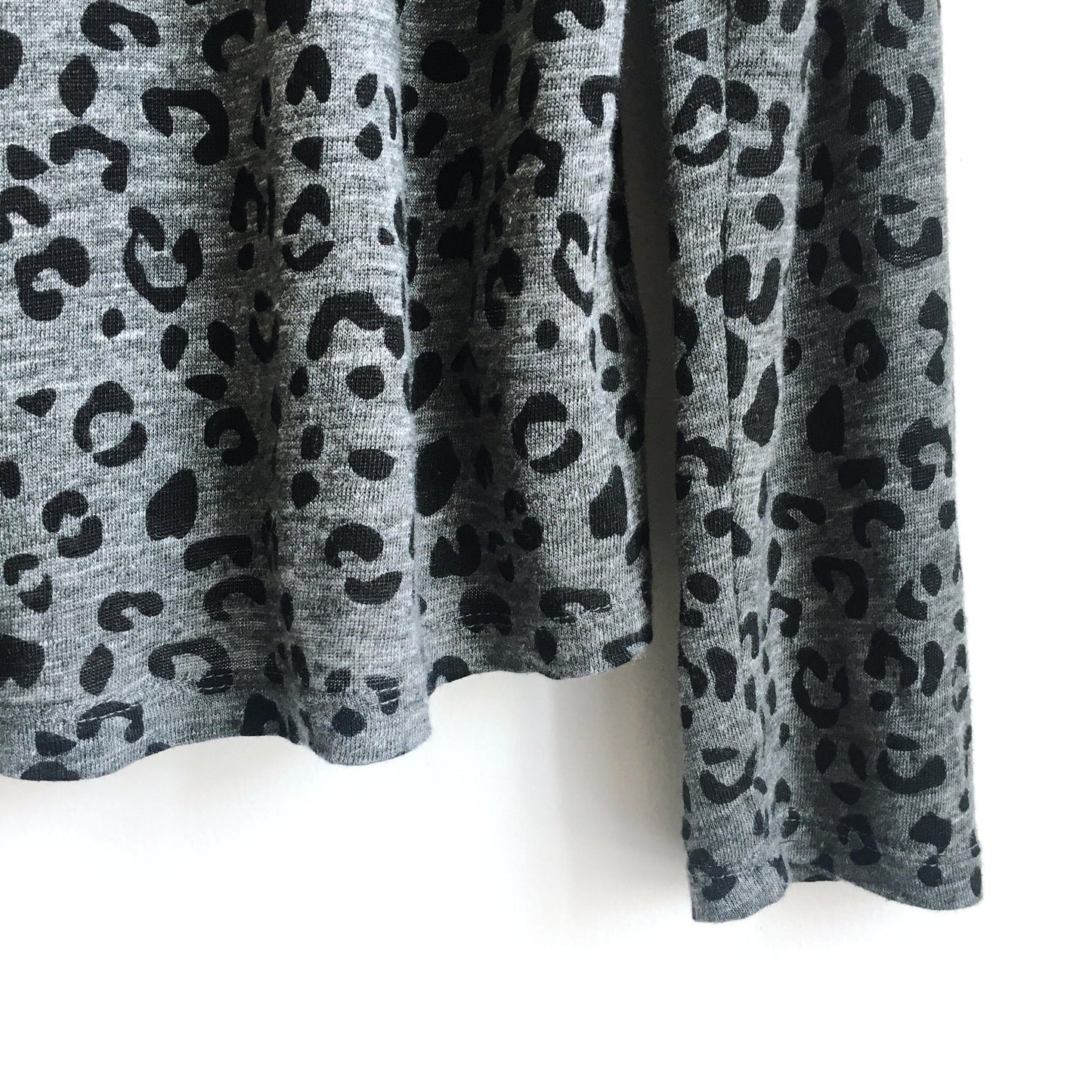 NWOT Rails Sami Leopard linen tee - size Medium