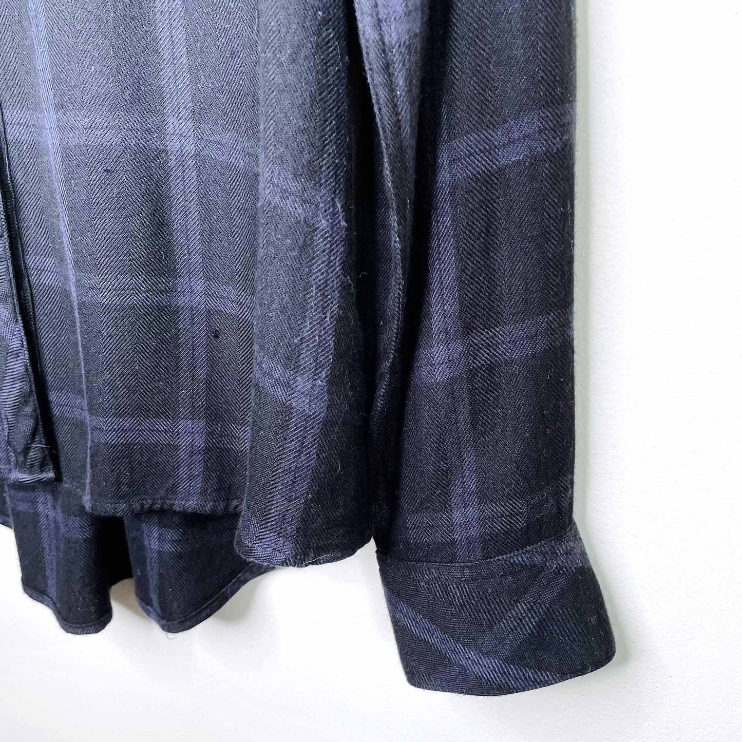 rails hunter plaid buttondown in charcoal / shadow - size medium