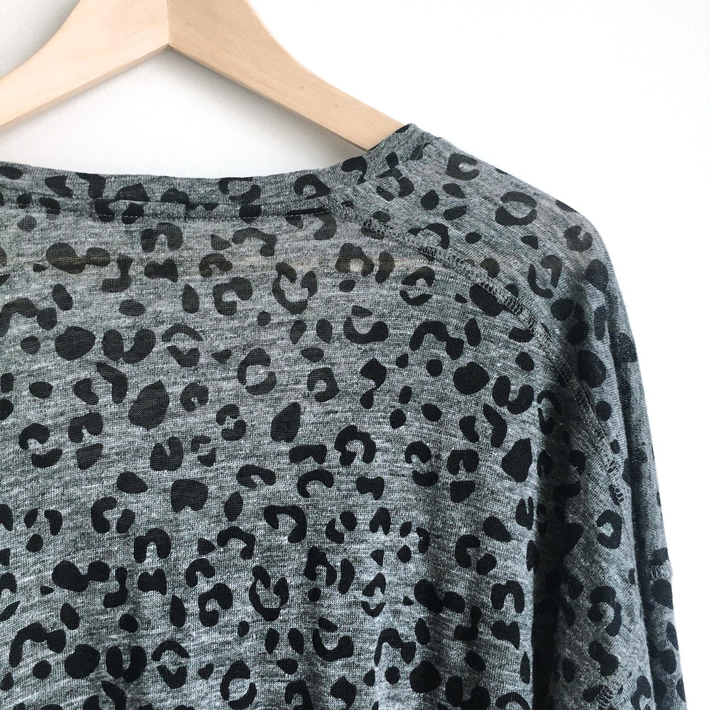 NWOT Rails Sami Leopard linen tee - size Medium