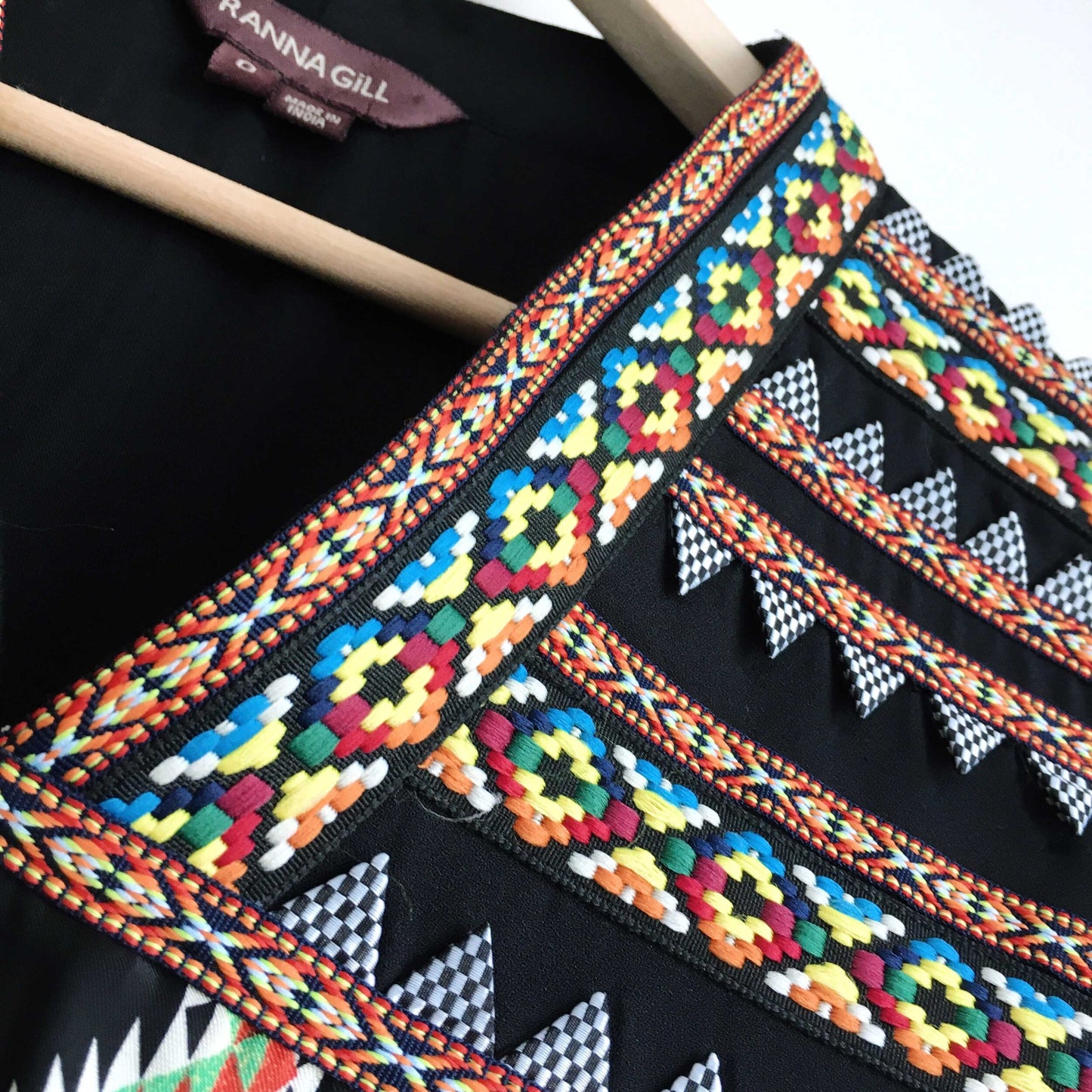 Ranna Gill Chevron Embroidered Top - size 0