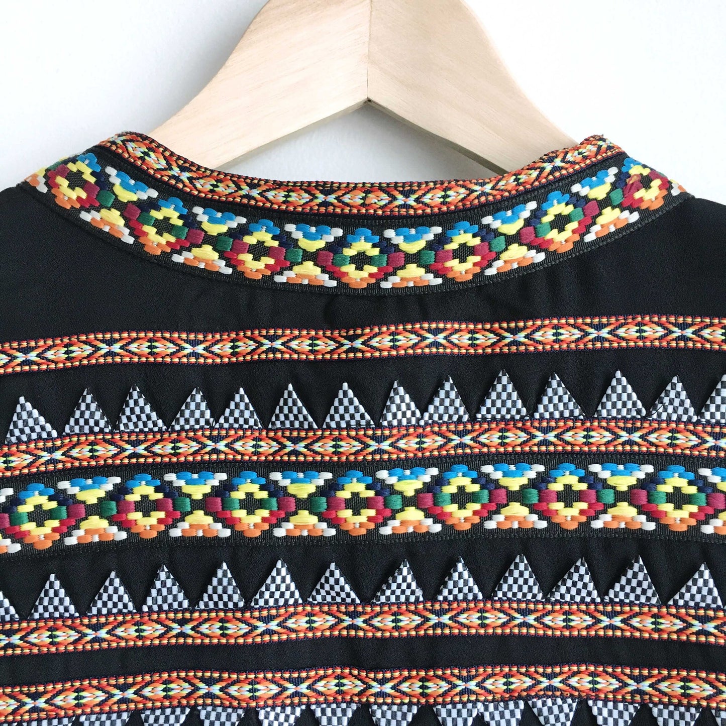 Ranna Gill Chevron Embroidered Top - size 0
