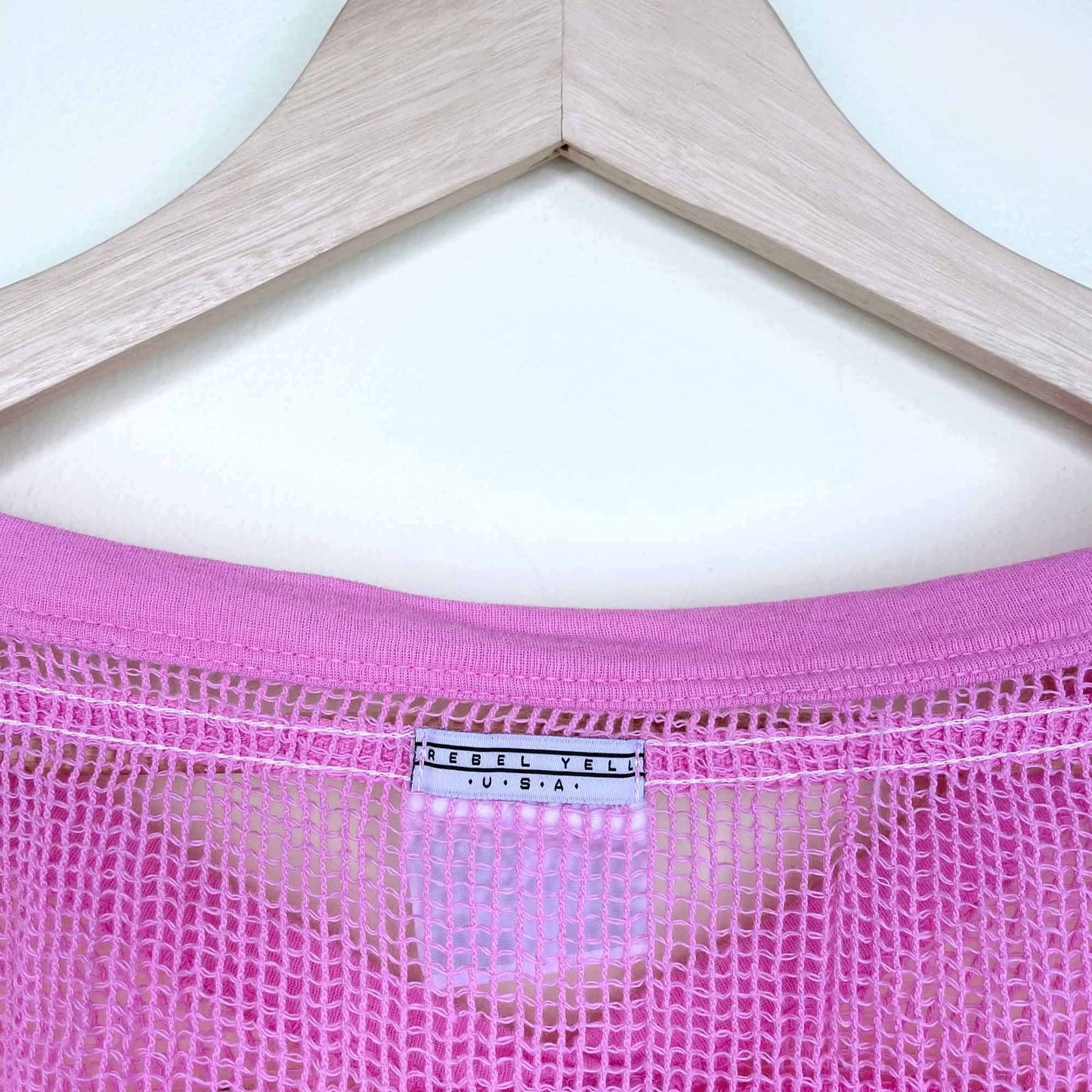 rebel yell 79 fairplay v-neck mesh panel jersey - size xs