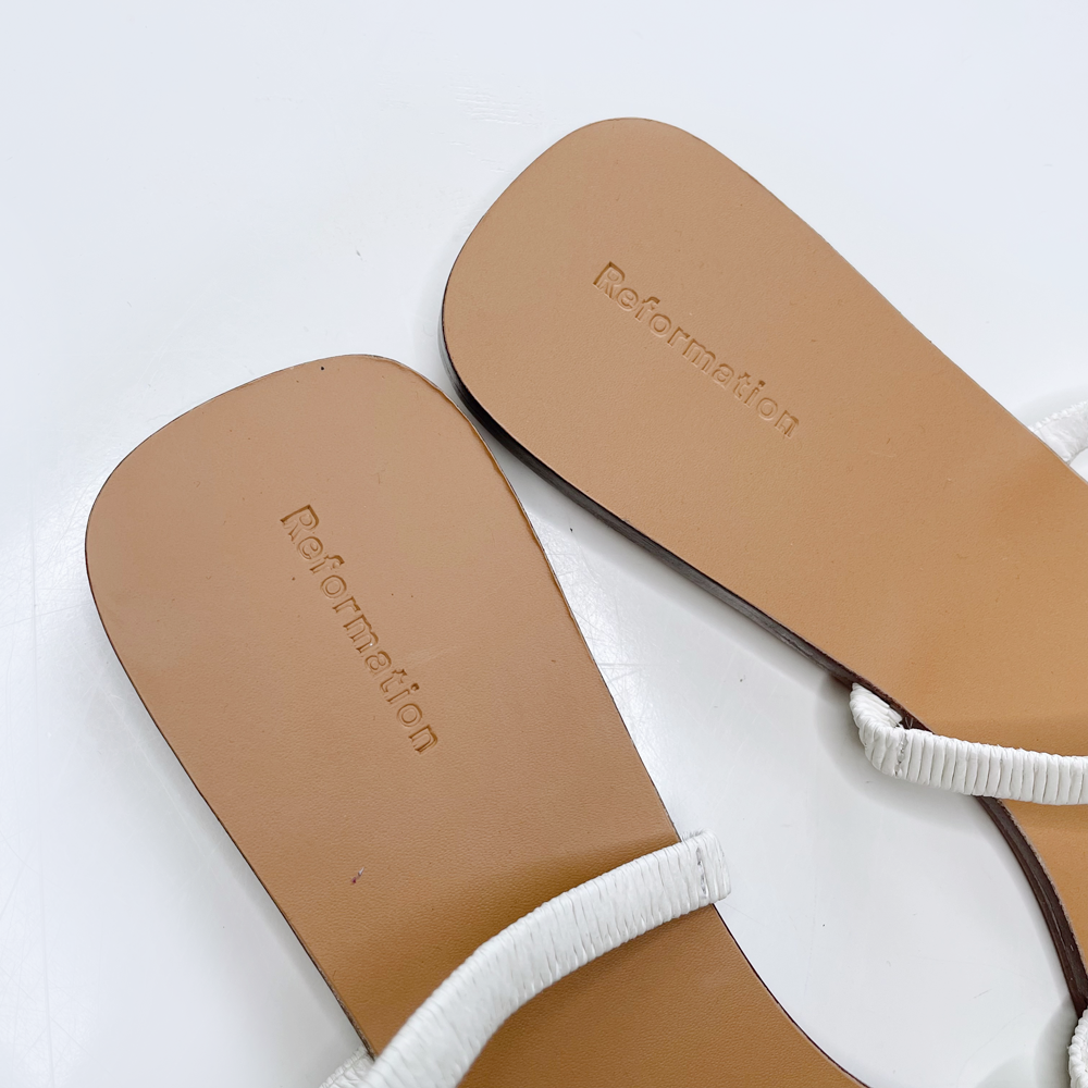 nwot reformation white bardia ruched flat leather sandal - size 10