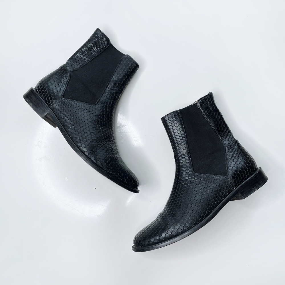 robert clergerie black textured chelsea boots - size 37