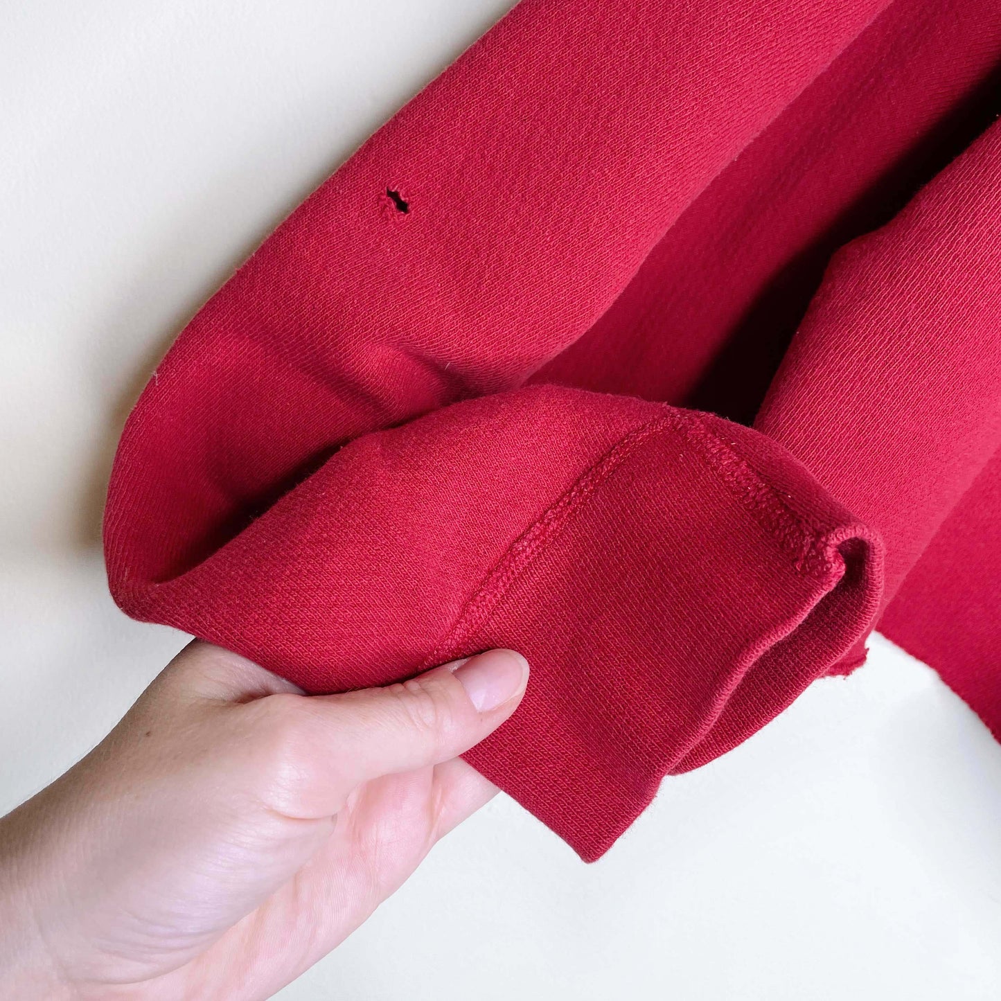 vintage 90s roots red graphic cropped sweatshirt - size medium