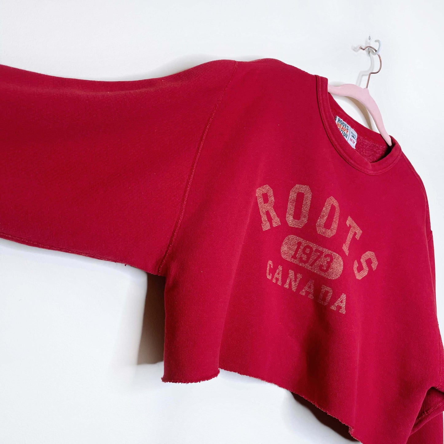 vintage 90s roots red graphic cropped sweatshirt - size medium