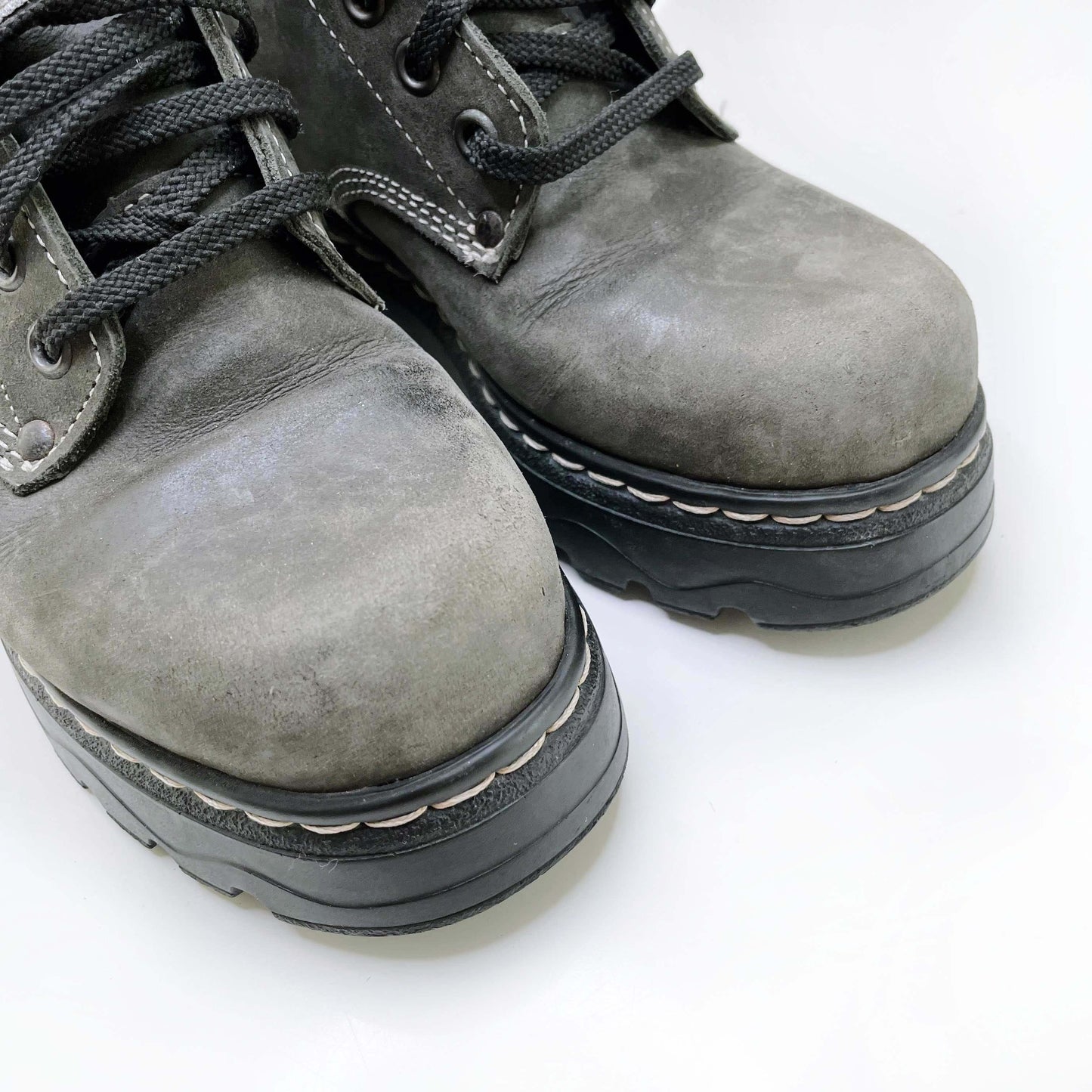 vintage roots tuff 90's lace-up hiking boots - size 5