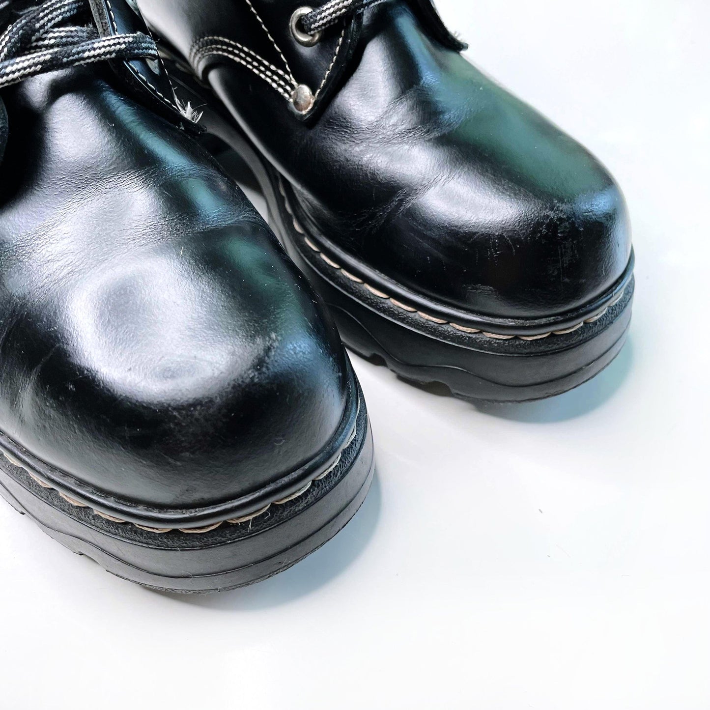 vintage roots tuff 90's lace-up hiking boots - size 7/7.5