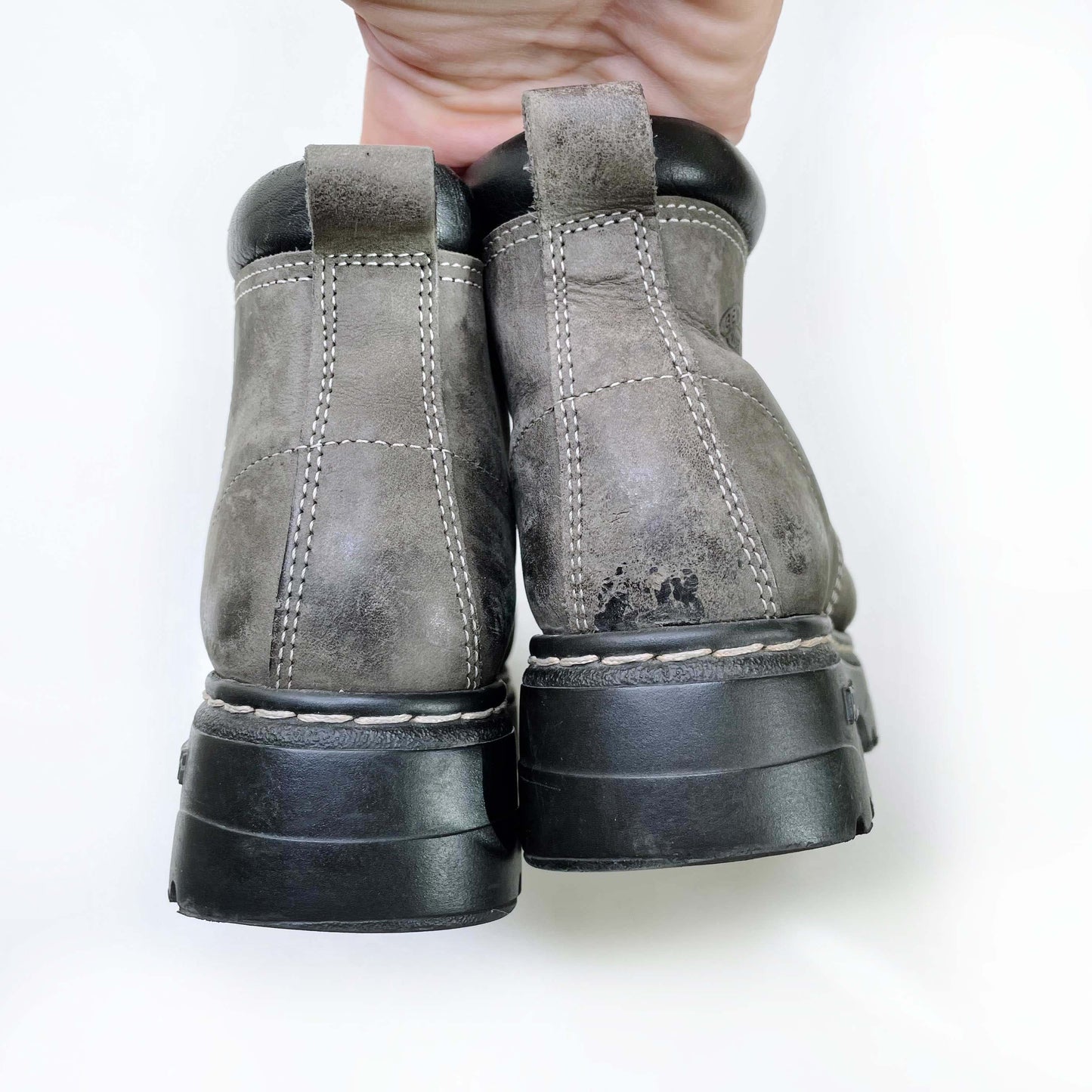 vintage roots tuff 90's lace-up hiking boots - size 5