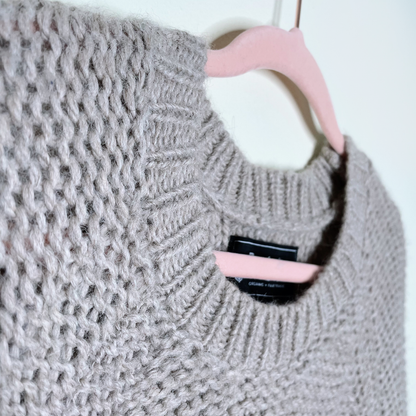 roots x indigenous fair trade 100% alpaca sweater - size medium