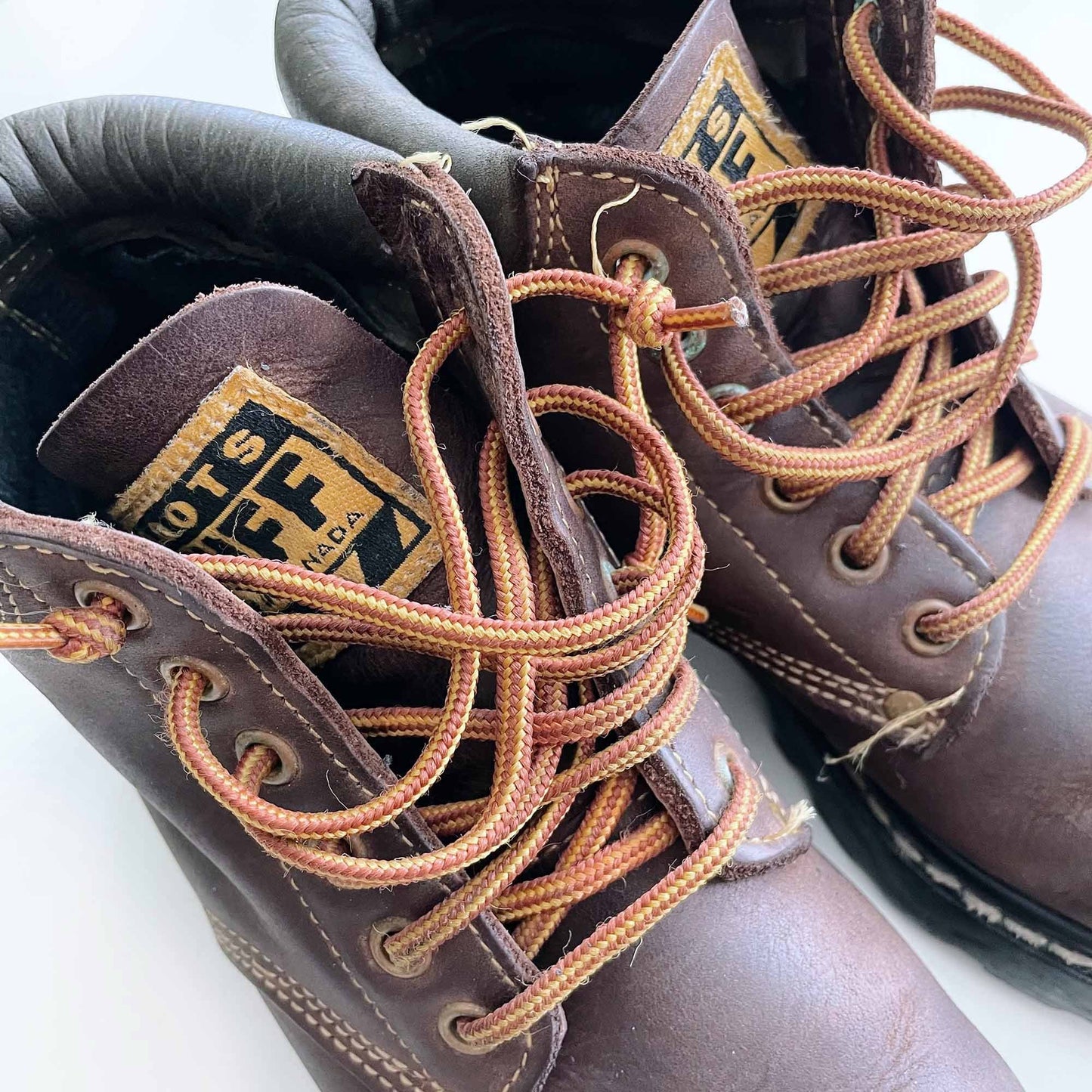 vintage roots tuff 90's lace up hiking boots - size 7