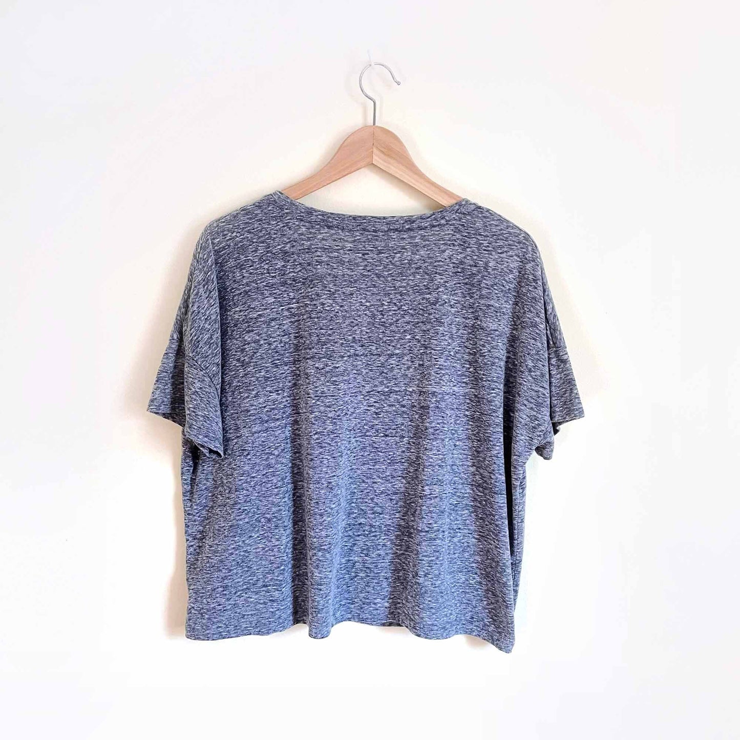 roots friendship bracelet boxy v-neck graphic tee - size large