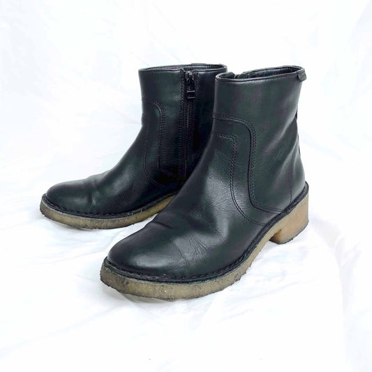 roots black leather shorty boot - size 6