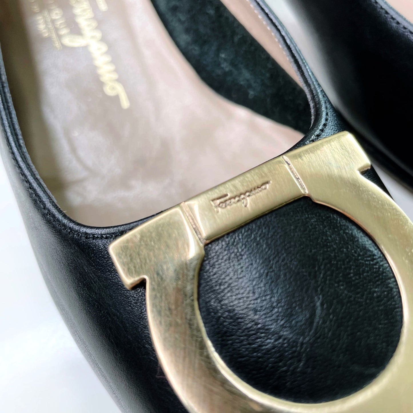 salvatore ferragamo black leather buckle day heel - size 8