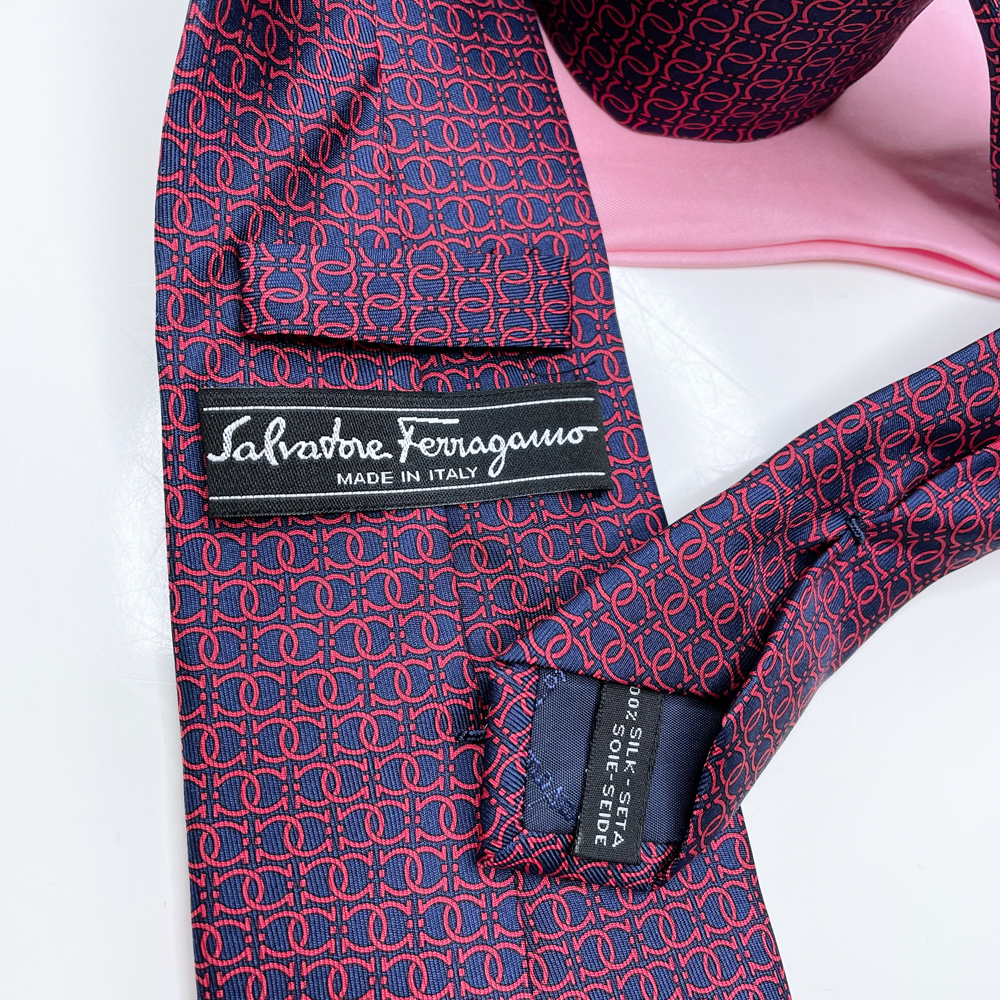 vintage salvatore ferragamo blue red silk horseshoe tie and pocket square