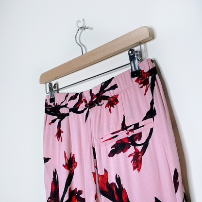 nwt samsoe samsoe hoys straight pants aop in glaieul rose - size xs