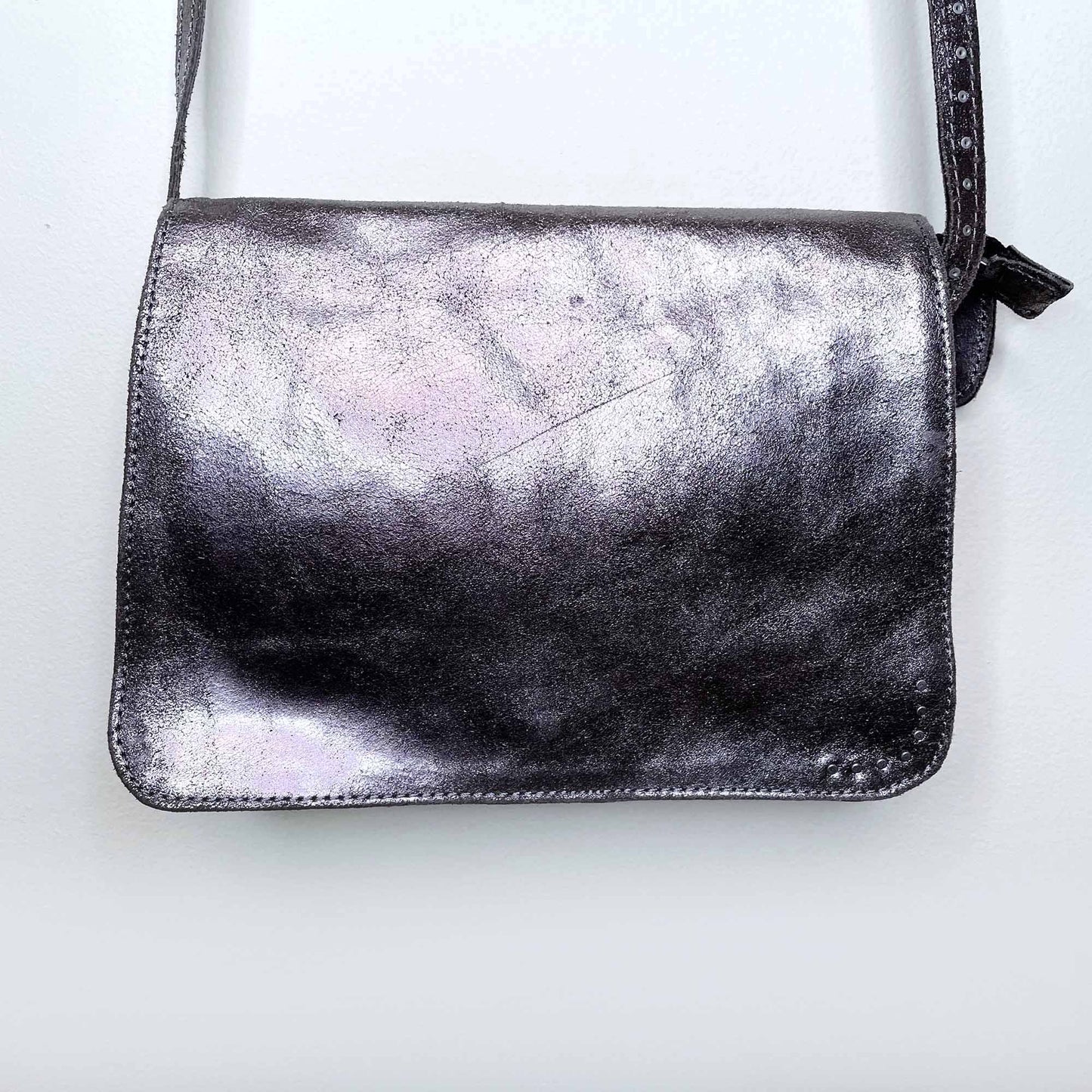 sandwich metallic leather crossbody