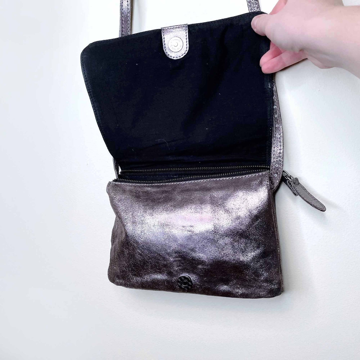 sandwich metallic leather crossbody