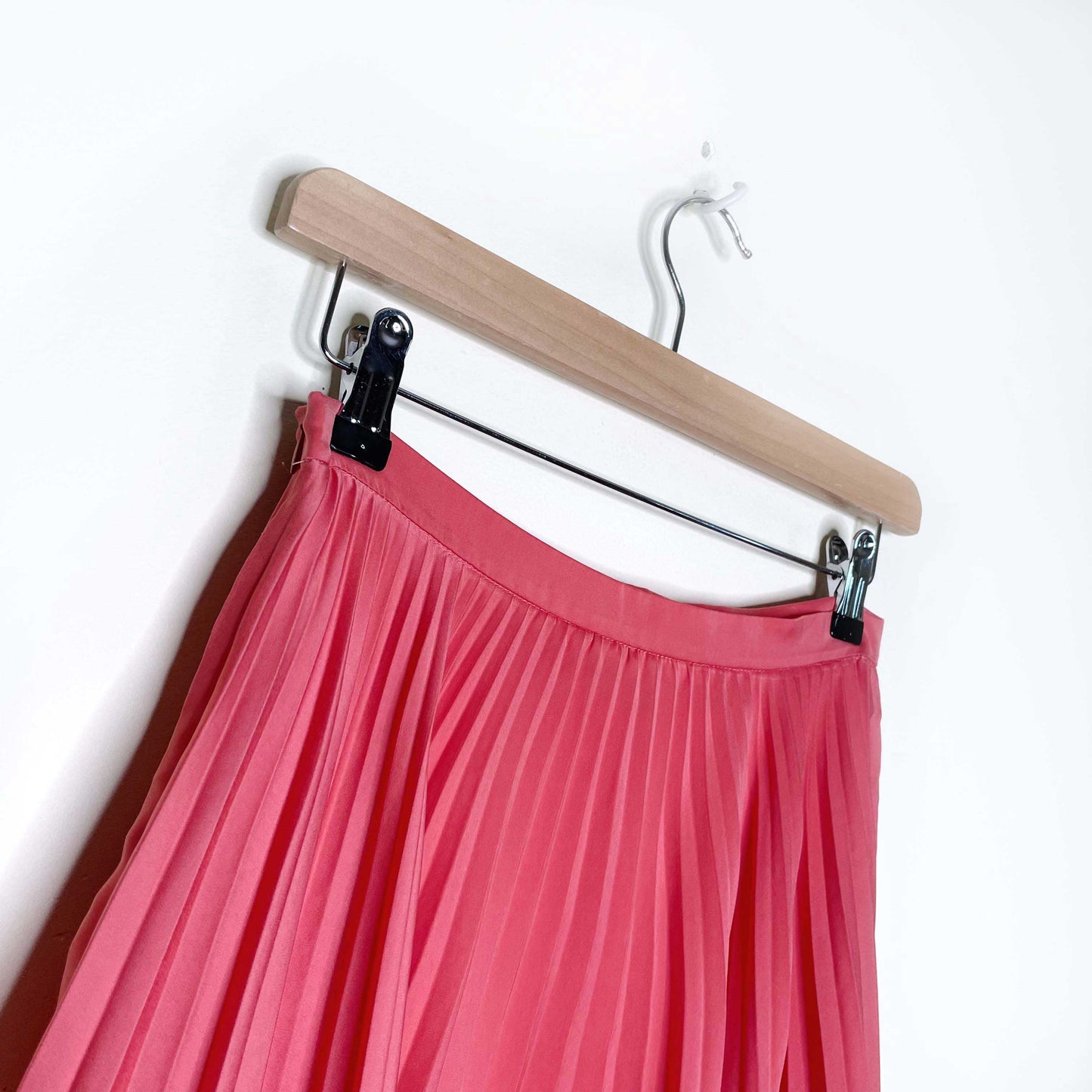sandro paris pink satin pleated short skirt - size 1