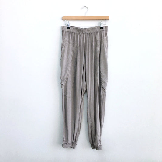 Saturday Sunday Mila Jogger - size Medium