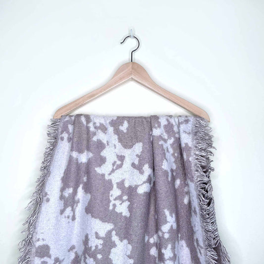 Aritzia blanket scarf - O/S