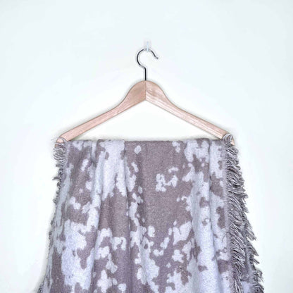 Aritzia blanket scarf - O/S