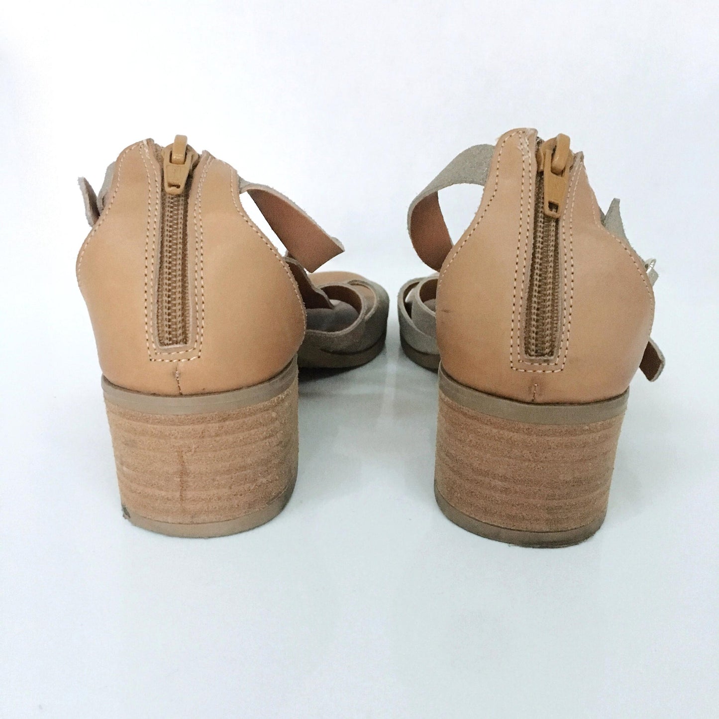 Seychelles gold strappy leather sandal - size 7