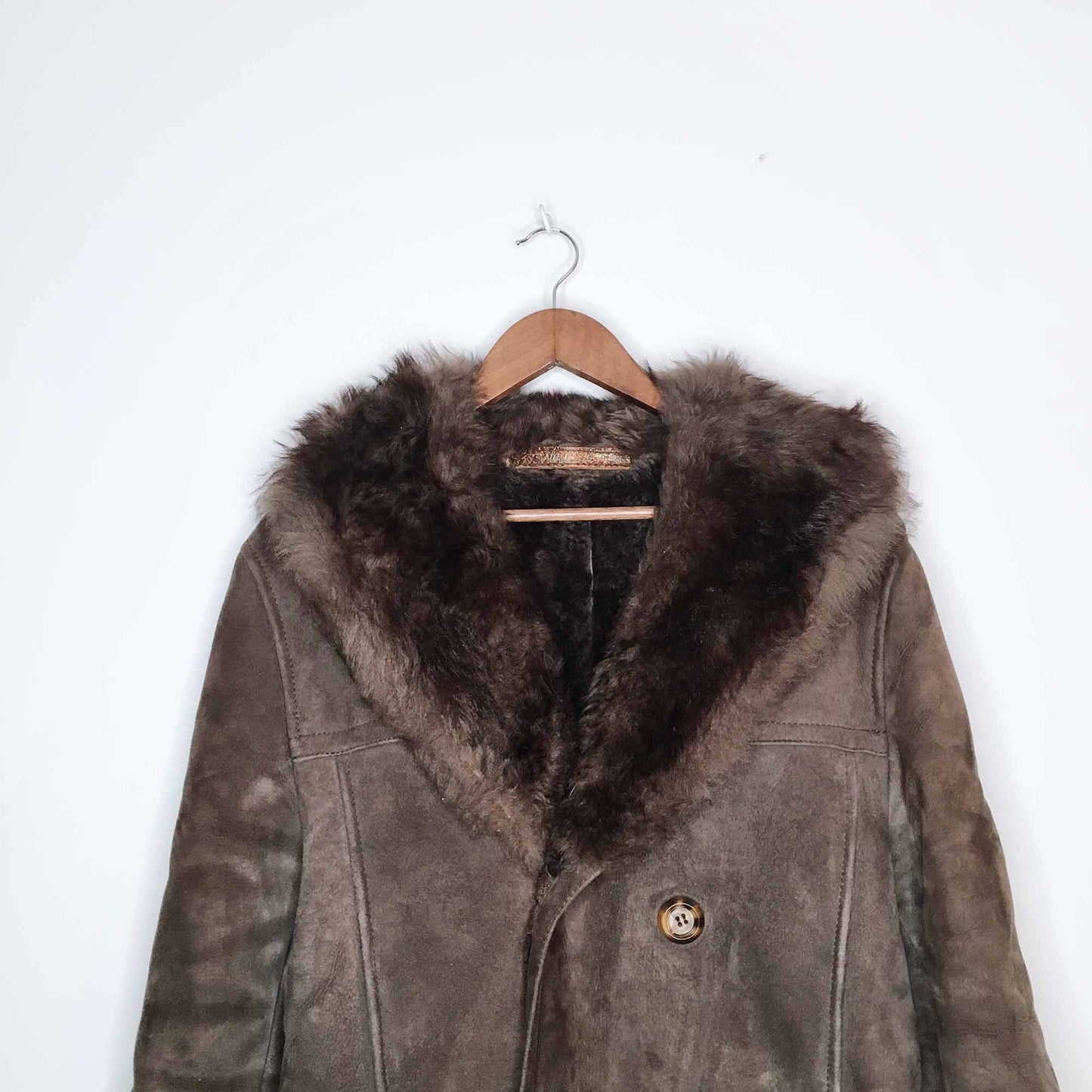 Long sheepskin jacket with fur collar - size Medium