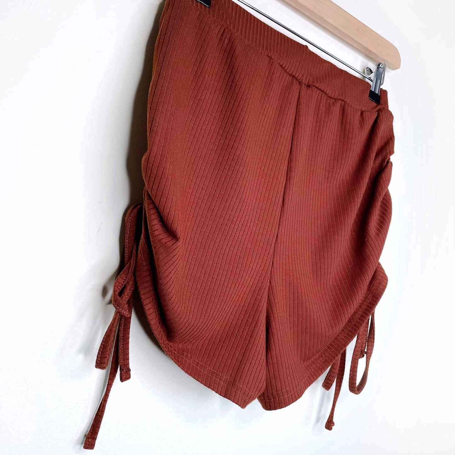 shein drawstring side ribbed knit shorts - size small